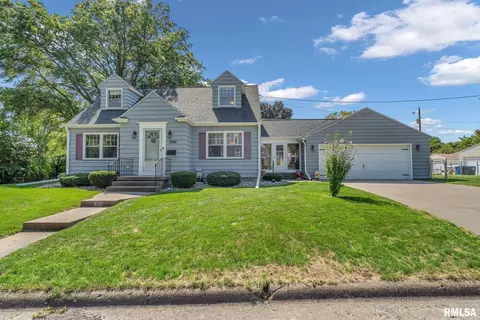 1866 17th Ave, Moline, IL 61265