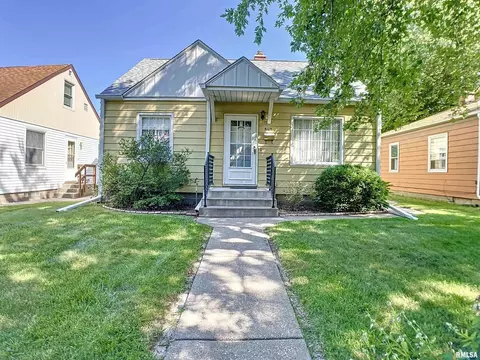 5113 11th Ave #A, Moline, IL 61265