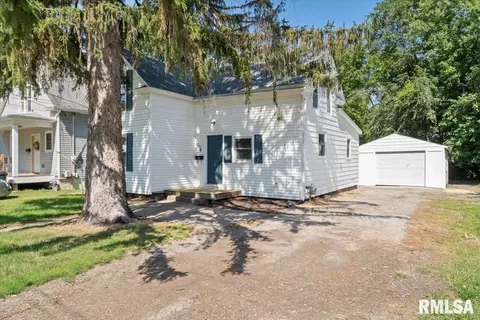 3004 Hobson Ave, Davenport, IA 52802