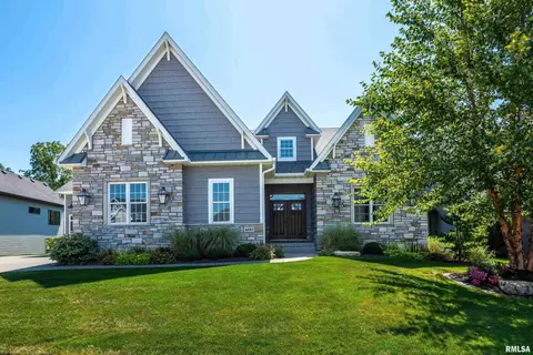 4157 Prestwick Ct, Bettendorf, IA 52722