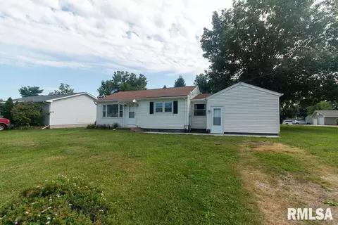 1124 Jones St, Le Claire, IA 52753