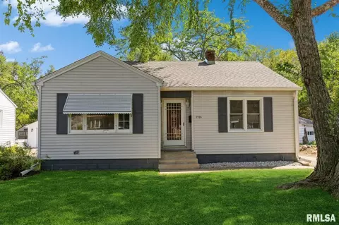 2526 7 12 St, East Moline, IL 61244