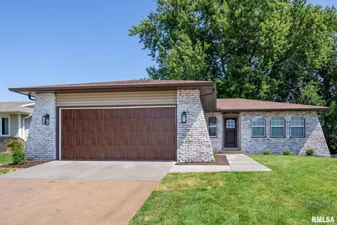 4331 31st St, Bettendorf, IA 52722