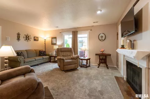 3020 4th St #5, Moline, IL 61265 photo 6