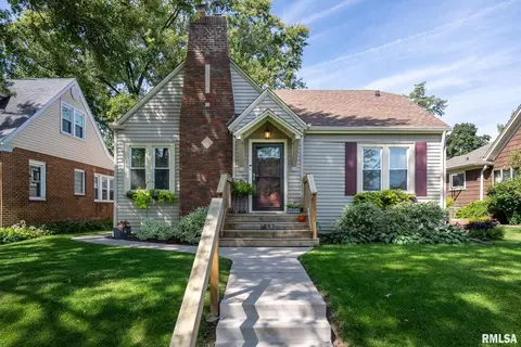 1832 37th St, Rock Island, IL 61201