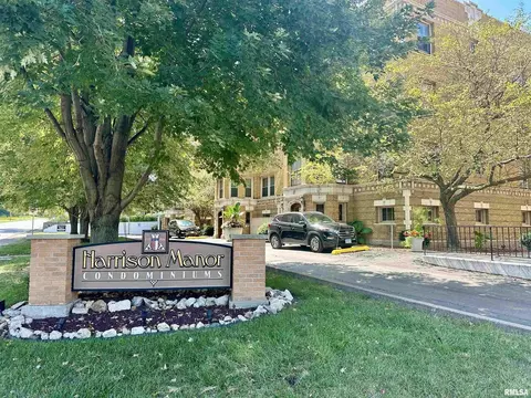 2510 N Harrison St #I-1, Davenport, IA 52803