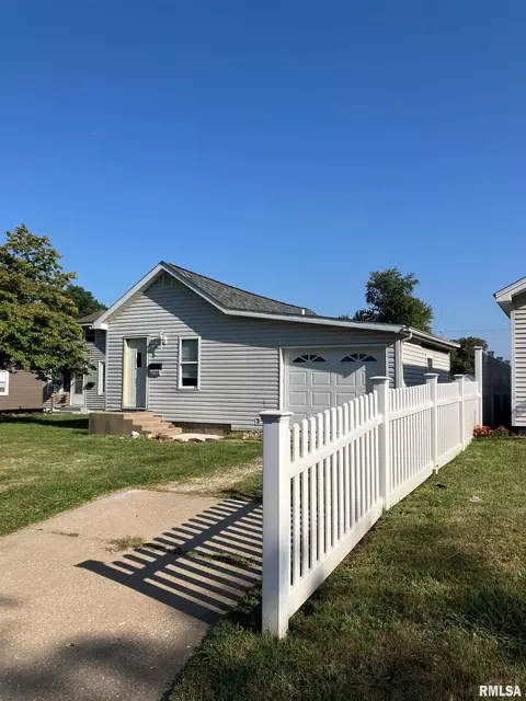 1709 Sycamore St, Quincy, IL 62301