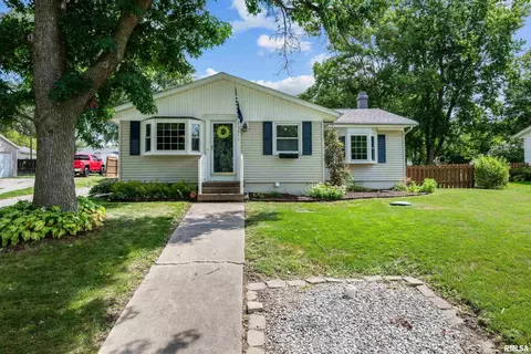 13611 W 138th St, Taylor Ridge, IL 61284