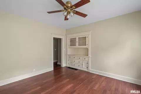 2038 14th St, Moline, IL 61265 photo 5