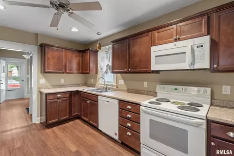 2038 14th St, Moline, IL 61265 photo 6