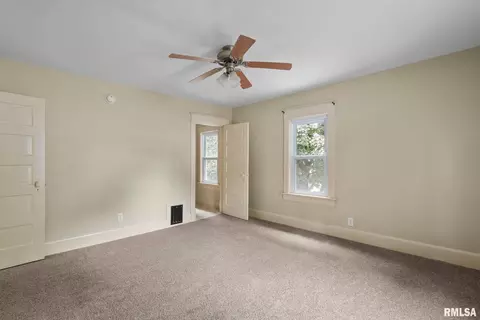 2038 14th St, Moline, IL 61265 photo 10