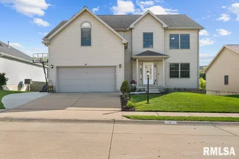 6 Hidden Valley Cir, Davenport, IA 52804