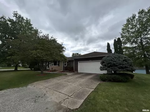 509 Valley View Dr, Silvis, IL 61282 photo 3