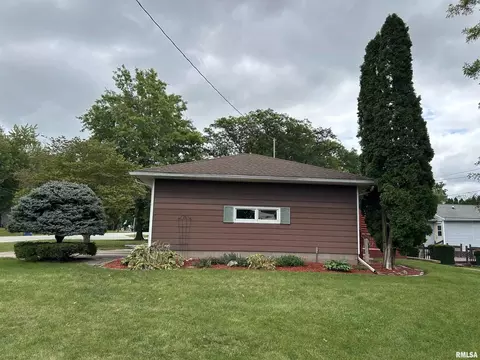 509 Valley View Dr, Silvis, IL 61282 photo 6