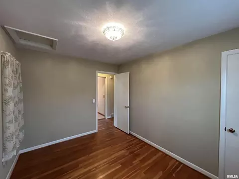 509 Valley View Dr, Silvis, IL 61282 photo 25