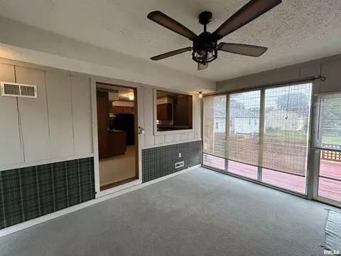 509 Valley View Dr, Silvis, IL 61282 photo 18