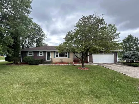 509 Valley View Dr, Silvis, IL 61282