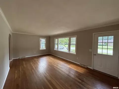 509 Valley View Dr, Silvis, IL 61282 photo 13