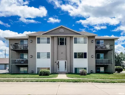 4155 Mallard Ct #4, Bettendorf, IA 52722