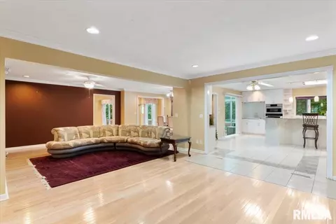 8 Red Oak Ct, Moline, IL 61265 photo 25