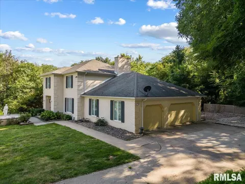 8 Red Oak Ct, Moline, IL 61265 photo 4