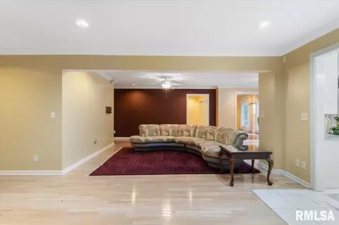 8 Red Oak Ct, Moline, IL 61265 photo 28