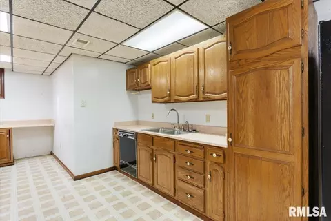 8 Red Oak Ct, Moline, IL 61265 photo 72