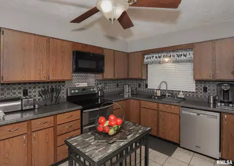 611 6th St, Andover, IL 61233 photo 9