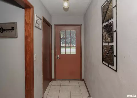 611 6th St, Andover, IL 61233 photo 8