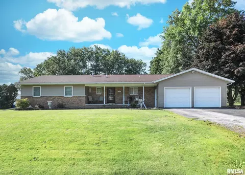 611 6th St, Andover, IL 61233