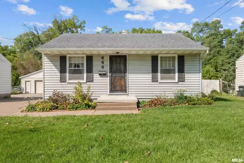 444 Waverly Rd, Davenport, IA 52804