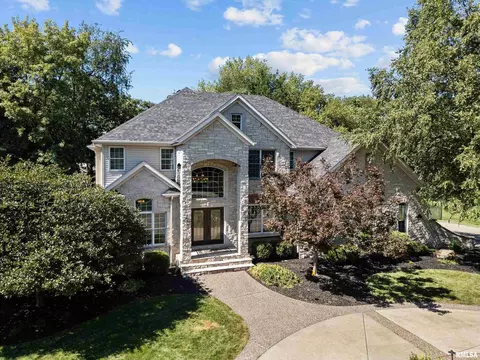 7 Pinehurst Ct, Coal Valley, IL 61240