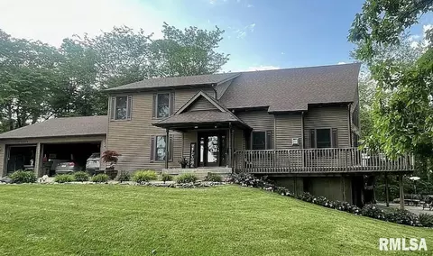 2358 270th St, Grand Mound, IA 52751