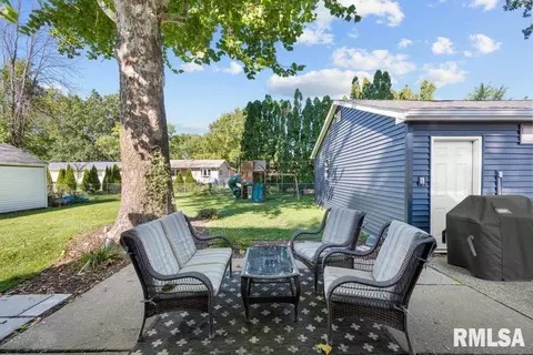 508 N 4th St, Eldridge, IA 52748 photo 5