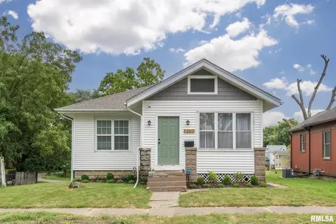 1307 Gaines St, Davenport, IA 52804