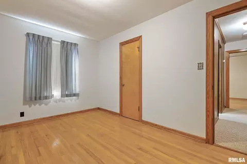 1004 W White St, Marion, IL 62959 photo 9