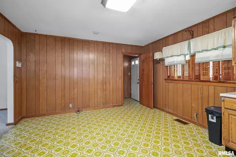 1004 W White St, Marion, IL 62959 photo 7
