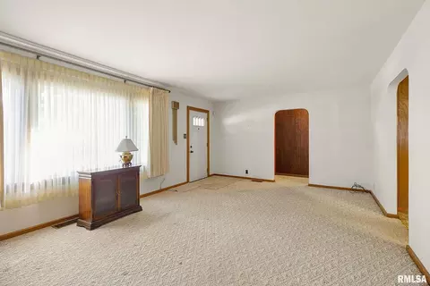 1004 W White St, Marion, IL 62959 photo 4