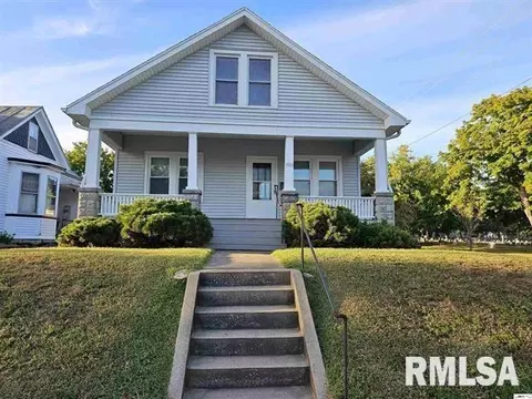 1933 State St, Quincy, IL 62301