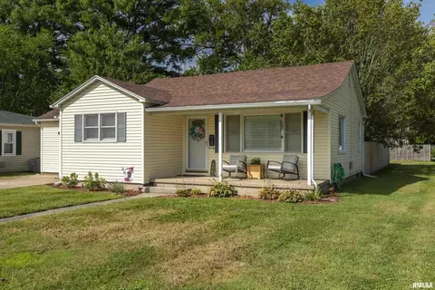 400 Sherry Rd, Marion, IL 62959