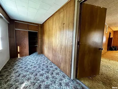 820 Dewey St, Eldorado, IL 62930 photo 18