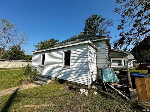 820 Dewey St, Eldorado, IL 62930 photo 21
