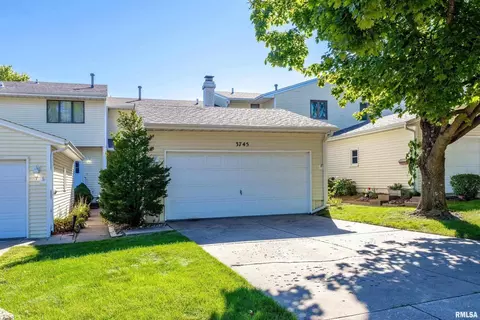 3745 Cedarview Ct, Bettendorf, IA 52722