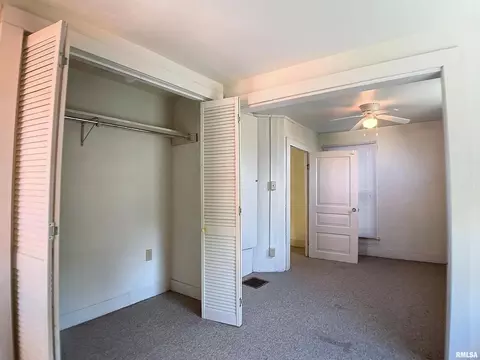 425 10th St, Moline, IL 61265 photo 14