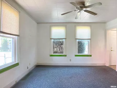 425 10th St, Moline, IL 61265 photo 2