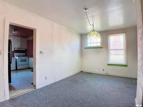 425 10th St, Moline, IL 61265 photo 7