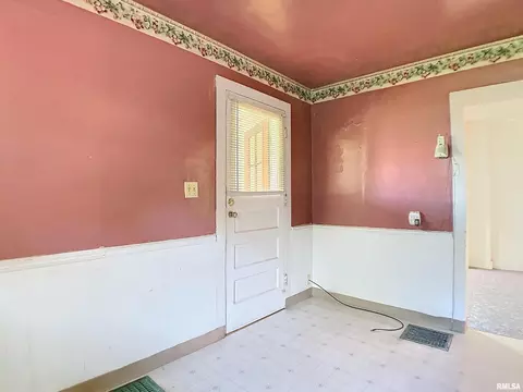 425 10th St, Moline, IL 61265 photo 12