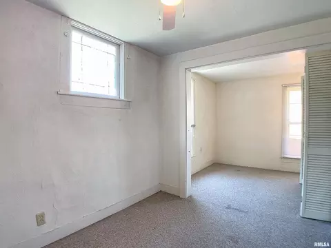 425 10th St, Moline, IL 61265 photo 17