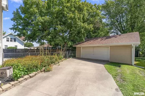 308 SW 3rd Ave, Aledo, IL 61231 photo 3