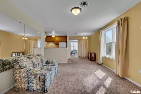 1006 40th St, Moline, IL 61265 photo 7